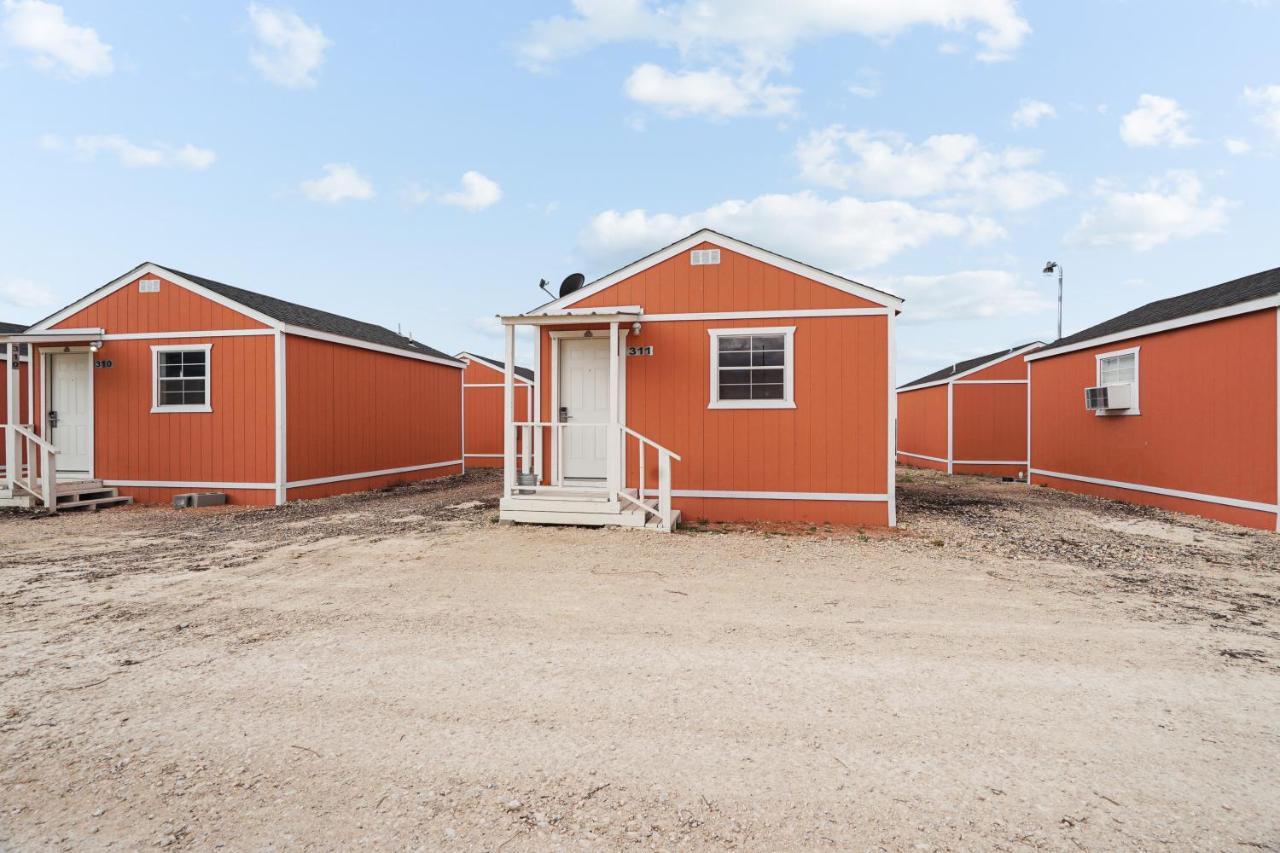 The Resource Inn -Big Lake Tx Exterior photo